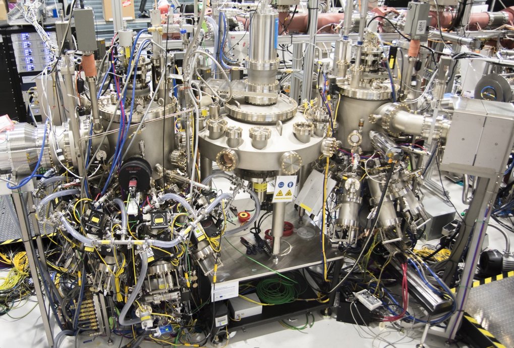 Oxide-nitride molecular beam epitaxy system