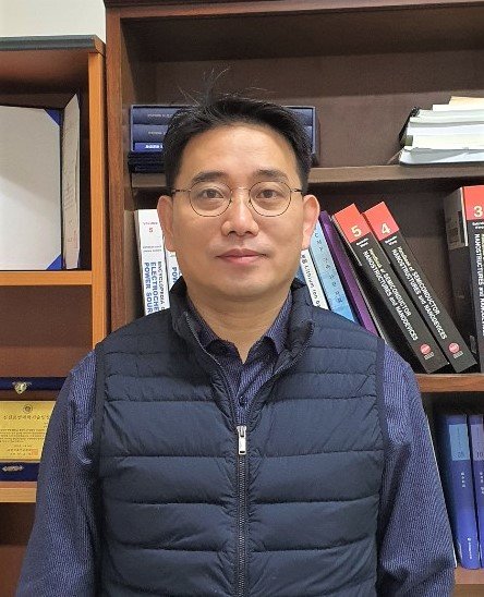 Prof. Jinsub Choi